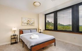 Sprawling Stadium Views Wonderful Location 24-7 Parking Gym Lounge