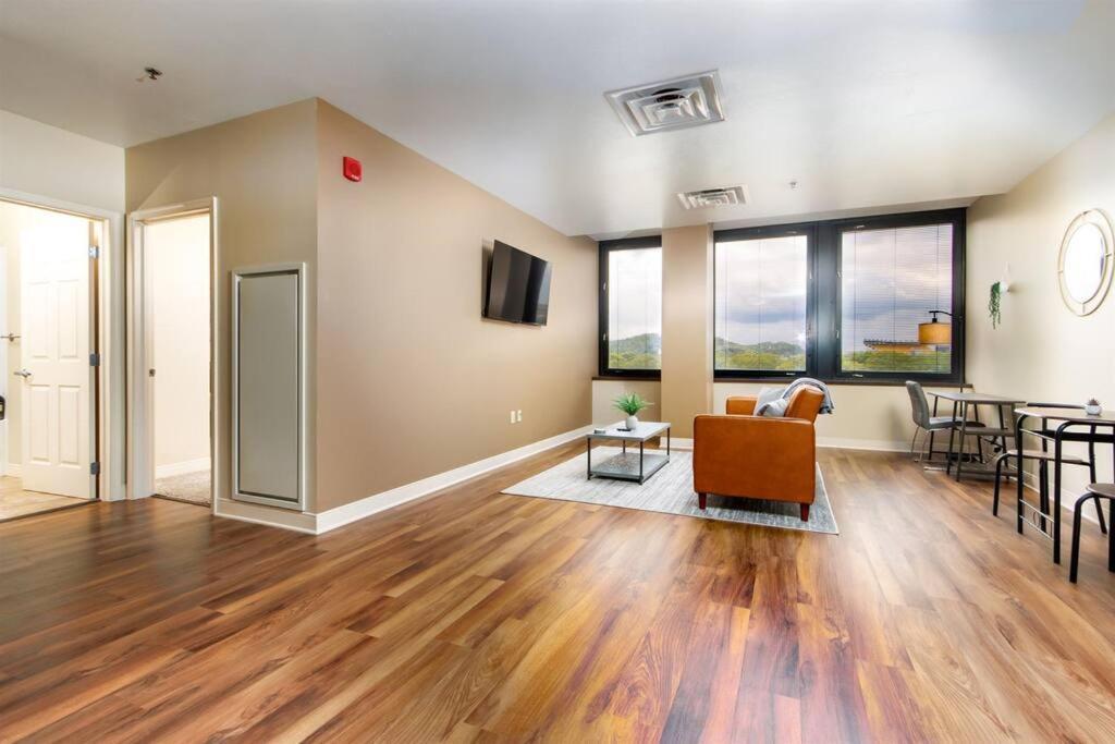 Sprawling Stadium Views Wonderful Location 24-7 Parking Gym Lounge Pittsburgh Exterior photo